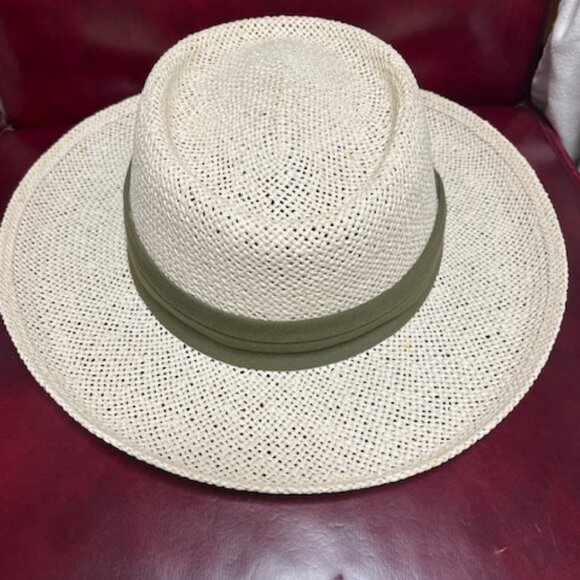 Natural Fiber Straw Fedora Casual Sun Hat w/Pleated Green Band - Picture 4 of 15